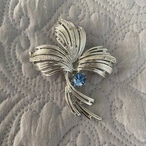 Vintage Silver Tone Pin